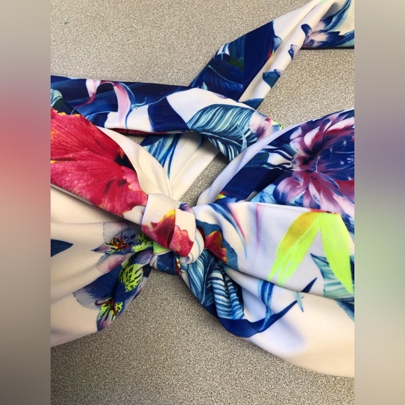 Strapless Pattern Swimsuit Set - Picture 4 of 7